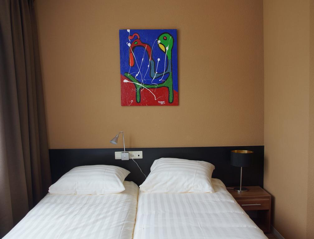 Hotel De Elderschans อาร์เดินเบิร์ก ภายนอก รูปภาพ