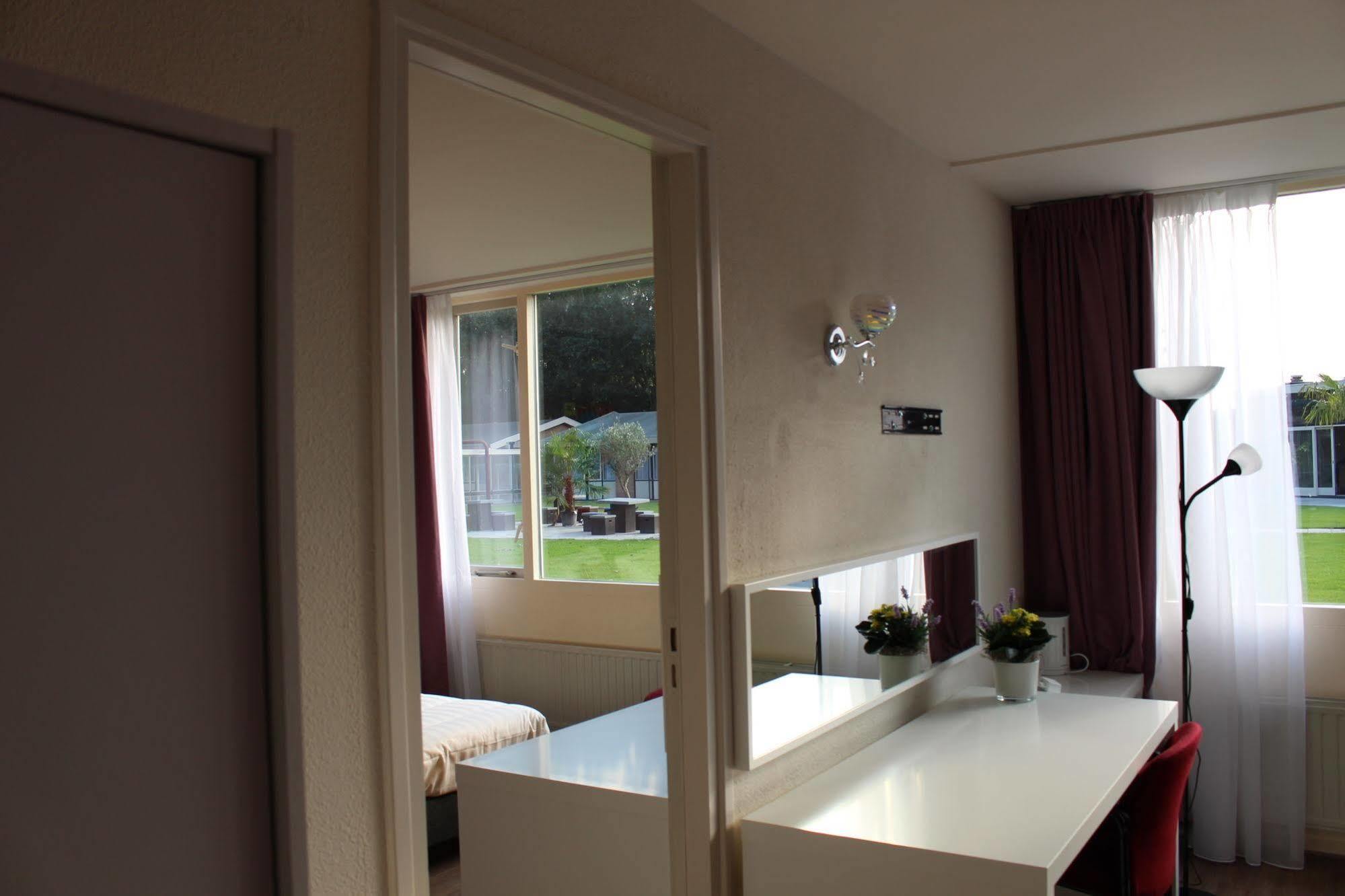 Hotel De Elderschans อาร์เดินเบิร์ก ภายนอก รูปภาพ
