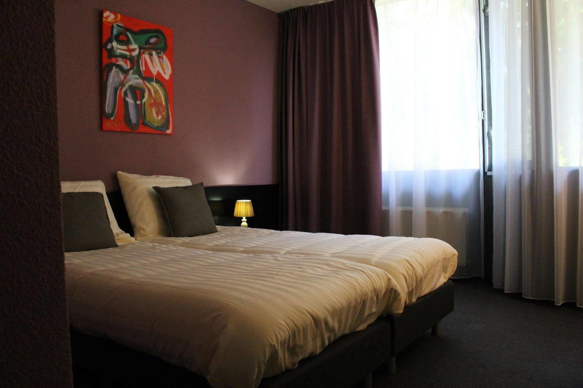 Hotel De Elderschans อาร์เดินเบิร์ก ภายนอก รูปภาพ