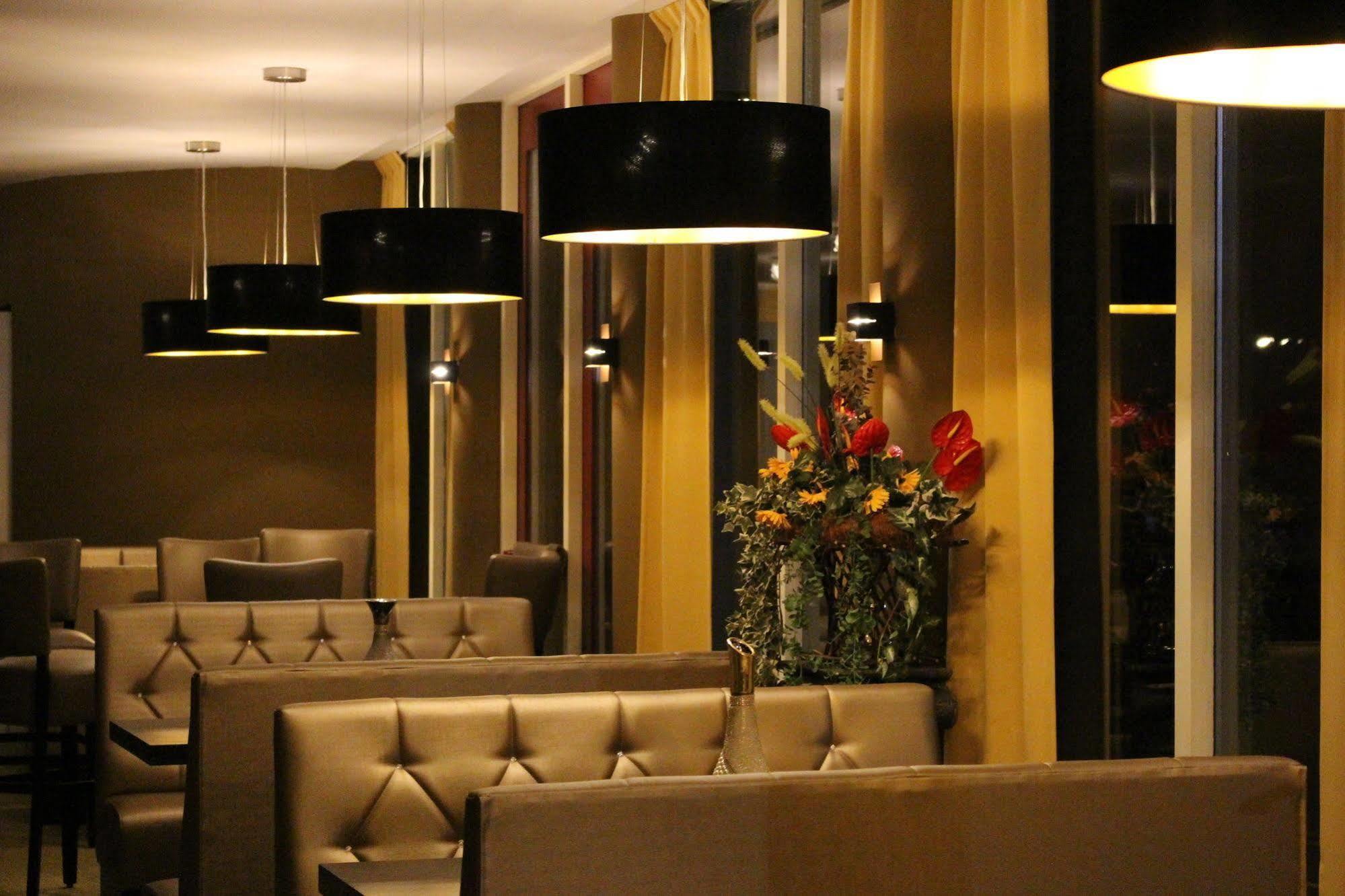 Hotel De Elderschans อาร์เดินเบิร์ก ภายนอก รูปภาพ