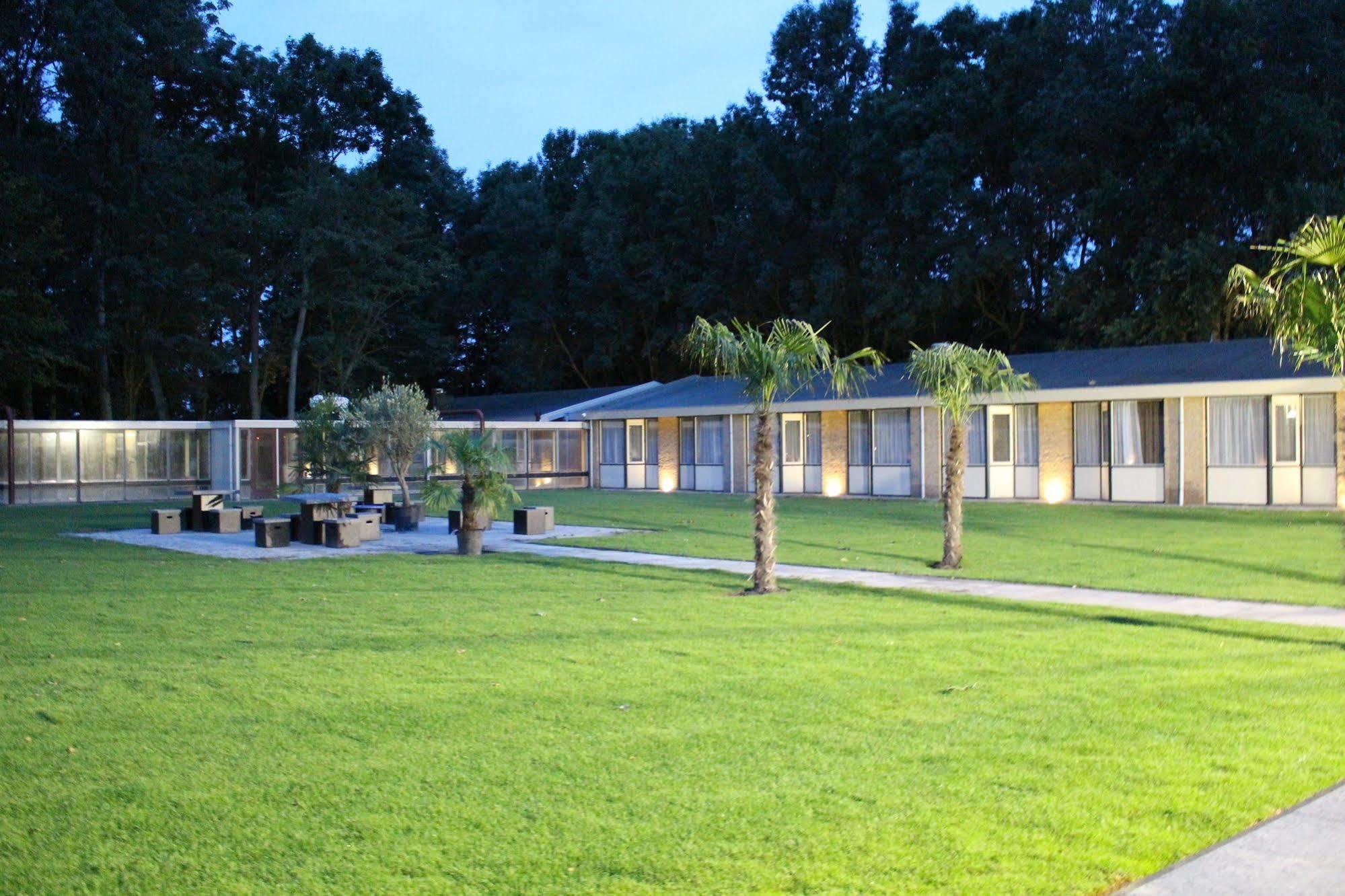 Hotel De Elderschans อาร์เดินเบิร์ก ภายนอก รูปภาพ